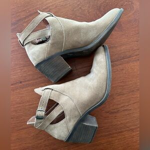 Lucky Brand Tan Suede Booties
